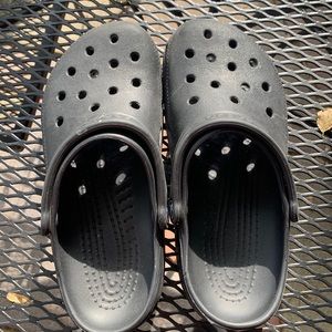 Black crocs